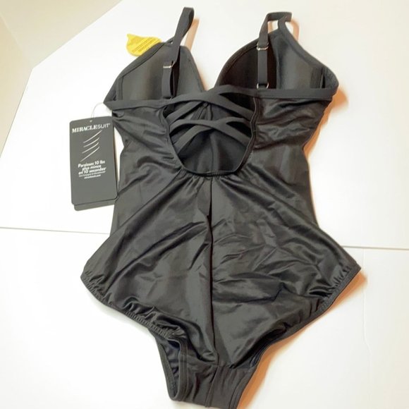 ✅ HOST PICK ✅ Copy - NWT Miraclesuit Stitch Mix Temptation Swimsuit - Picture 2 of 2